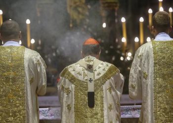ZA EVANGELISTE TRUMP JE ‘IZABRANI SIN’ Foley: I u Americi svećenici kažu da je glas za liberale put u pakao