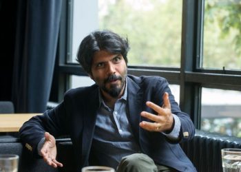 O NACIONALIZMU I IZBORIMA Mishra: Ta generacija nepopravljivih nam visi o vratu kao ogrlica od leševa