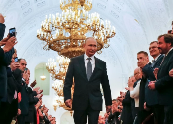 ‘UNUTRA ČUČI MALA, SLABA, MOŽDA I UPLAŠENA OSOBA, KOJA DJELUJE ZASTRAŠUJUĆE’ Kako Putin uspijeva održati se u igri, iako igra sa najslabijim kartama