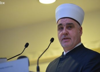  POGLEDAJ UZA SE I NIZA SE, PA ONDA DRUGOM RECI Kavazović: Ne dopustite da se SPC doživljava kao politički projekat 