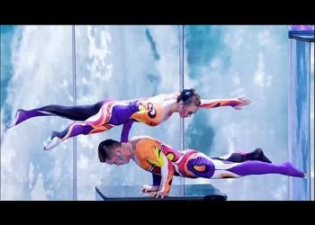 VIDEO: Digitalni svjetlosni i akrobatski show