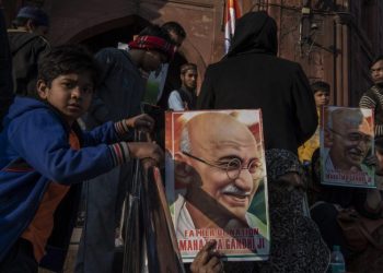 “IDEOLOGIJA KOJA GA JE UBILA SADA GA PRISVAJA”: Čiji je Gandhi i čija je njegova vizija