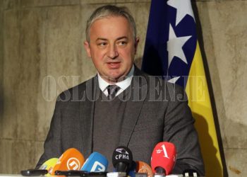 NIJE “NA DALJINSKOM UPRAVLJAČU” Borenović:  Licemjerna su saopštenja SDA i DF-a, koalicionih partnera Dodika
