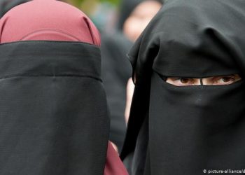 RIZIK OD IZOLACIJE Kako do zabrane nikaba u Njemačkoj?! 