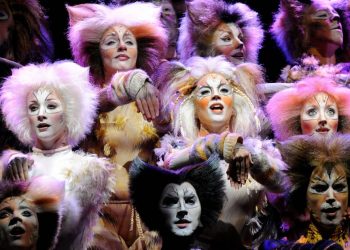“MAČKE” NESLAVNI FAVORITI ZA “ZLATNU MALINU”: Čak  osam nominacija za musical nazvan “najgore što se mačkama dogodilo poslije pasa”