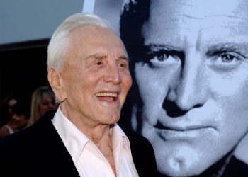 LEGENDA BIO POSVEĆEN PRAVDI: Kirk Douglas ostavio je svoje bogatstvo u humanitarne svrhe