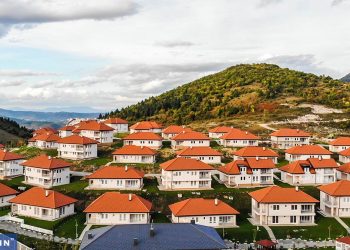 SARAJLIJE NISU VIŠE VLASNICI GRUNTA SVOGA GRADA: Sandžaklije pokupovaše hotele, Turci dućane, Arapi zemlju …