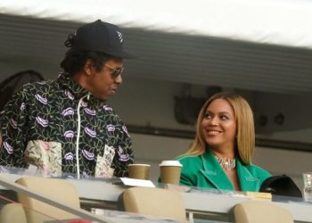 (VIDEO) “BILI SMO U UMJETNIČKOM ZANOSU…”: Jay Z negirao da su on i Beyonce bojkotovali himnu SAD na Superbowlu