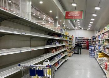 KORONAVIRUS U BIH: Zatvaraju se škole, prodavnice prazne