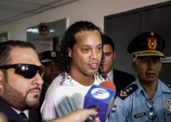 “GENIJALAC ŽIVOTA” Objavljena prva fotografija Ronaldinha iz paragvajskog zatvora