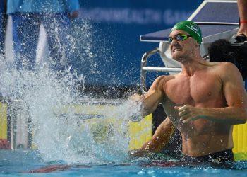 “BORIM SE SA KORONOM. MLAD SAM, ZDRAV, SNAŽNIH PLUĆA, A UMORIM SE OD HODANJA”: Olimpijski šampion u plivanju Cameron van der Burgh o koronavirusu