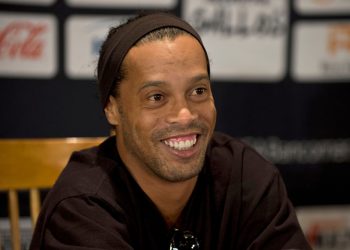 LOPTA U MREŽI, A ON IZA REŠETAKA Ronaldinho uhapšen u Paragvaju, koristio lažni pasoš