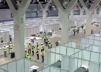 500 KREVETA: Konvencijski centar u Chicagu, poznat po Auto Showu, postao privremena bolnica