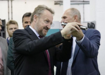 DRŽAVA SMO MEDA I MLIJEKA, KOJOM VLADAJU FADIL I SEKA Izetbegović: Novalić je svaki put bio u pravu, a njegovi kritičari u krivu