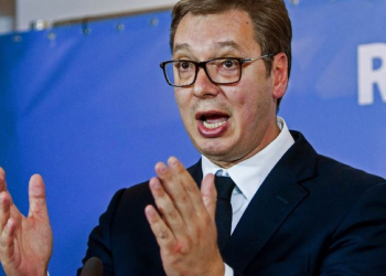 VUČIĆEV RULET S TRI METKA U BUBNJU: Na pomolu veliki Vučićev zaokret kojim će pokušati uvesti novi geopolitički balans u regiji: To će ga izbaciti sa vlasti!