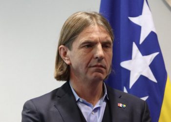 NEKA ORGANI RADE SVOJ POSAO (ŠATRO) Kojović: Klasična interna SDA podjela partijskih zadataka – jedni kradu, drugi viču drž'te lopove 