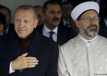 TURCI O KORONAVIRUSU I HOMOSEKSULANOSTI Erbas: To je trulež generacije koji donosi bolesti