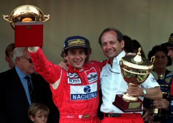 VIRTUALNI BOLID: Fan Ayrtona Senne u stanu vozi veliki simulator