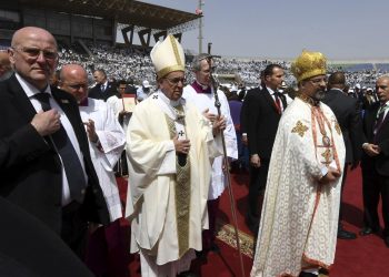 PAPA FRANJO I ŠEJH AZHARA POZIVAJU NA ZAJEDNIČKU MOLITVU: Ne molimo jedni protiv drugih, ne!