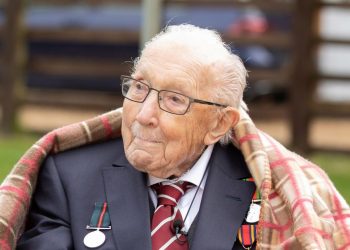 PRIKUPIO MILIONE ZA ZDRAVSTVO: Britanski veteran Tom Moore postat će vitez