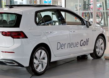 NOVE NEVOLJE S GOLFOM 8 Zaustavljena isporuka