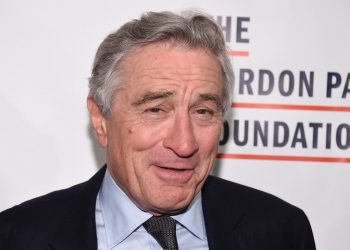 “MOGU ZAMISLITI COUMA KAO PREDSJEDNIKA”:De Niro želi glumiti guvernera Cuoma u filmu o pandemiji koronavirusaglumiti guvernera Cuoma u filmu o pandemiji koronavirusa