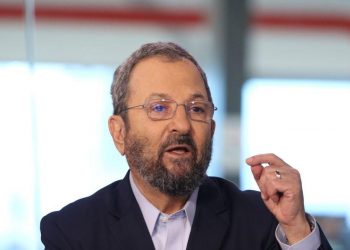 SUDSKI NAVODI DOKAZUJU: Navodna Epsteinova žrtva bila prisiljena na spolni odnos sa bivšim izraelskim premijerom