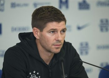 NOGOMET SE VRATIO Gerrard:   Liverpool treba podići spomenik Kloppu