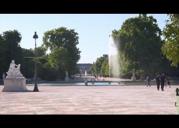 NAKON SABLASNOG PROLJEĆA: Pariz ponovo otvorio parkove, slijede kafići i restorani