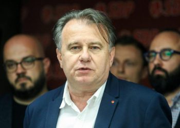 SDA JE BESKRAJNO LICEMJERNA Nikšić: Za nas SDA i HDZ nemaju nikakve veze s Bošnjacima i Hrvatima nego s lopovlukom i nacionalizmom
