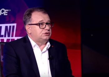 PREDUGO JE ŠUTIO Nikšić: Osmica u kafani smišlja planove, zove medije da ne objavljuju moje izjave