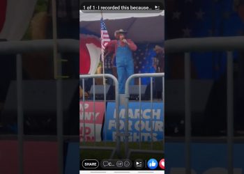 ZATUCANI AMERIKANCI:  Sacha Baron Cohen ismijavao desničare na njihovom skupu u Washingtonu