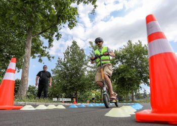 STO TRIKOVA NA ROMOBILU: Težak izazov i velika vještina mladog sportiste