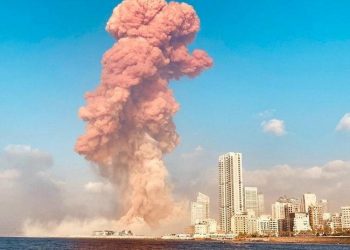 PRIZORI OPĆE PANIKE I UŽASA: Bejrut uzdrmale silovite detonacije, tresao se cijeli grad