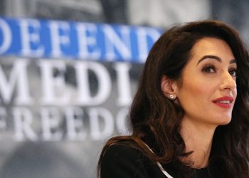 NIJE VIŠE IZASLANICA ZA SLOBODU MEDIJA Clooney: Žalosno je da Britanija govori o tome kako će kršiti međunarodne sporazume