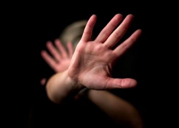OSUĐENI JER SU SE PROTIVILI VEZI SA KRŠĆANINOM:  Porodica bosanskoj muslimanki  obrijala glavu jer se viđala sa Srbinom