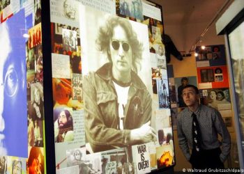 ON NIJE SMIO OSTARITI:  Šta bi danas radio John Lennon?