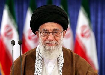 PORUKA MLADIM FRANCUZIMA Hamenei: „Vrijeđanje“ poslanika Muhammeda u karikaturama trebalo bi biti kažnjivo poput „negiranja holokausta“