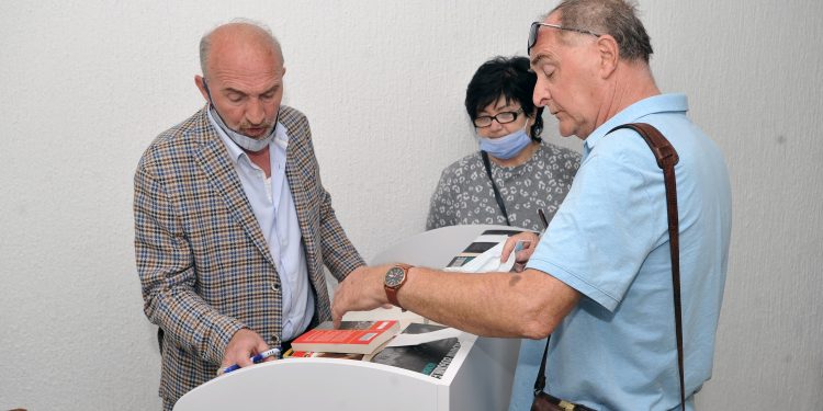 (FOTO+VIDEO) BOGUMILU JE BOSNA SVE! Latić: To što je vrijedilo u politici Alije Izetbegovića bio je njegov bosanski nacionalizam