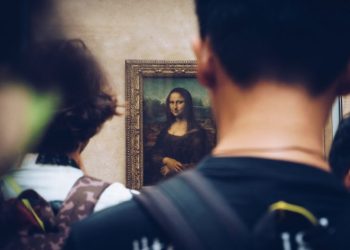 MONA LISA NA ULICI: Kredom na pločniku naslikao portret Mona Lise