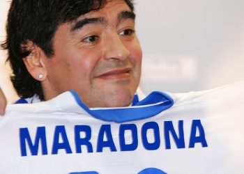 MARADONA SLAVI 60. ROĐENDAN Maradona: Rođak mi je darovao loptu s kojom sam spavao kako mi je neko ne bi ukrao