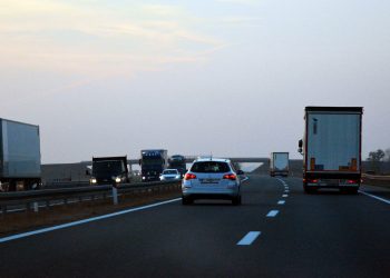 GAS DO DASKE:  Solarni paneli na hibridnim kamionima smanjuju potrošnju goriva