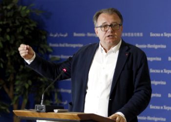 NEMOJ MILE DA TI NARIKAČE ZACVILE! Nikšić: Spremni smo na svaki način braniti Bosnu!