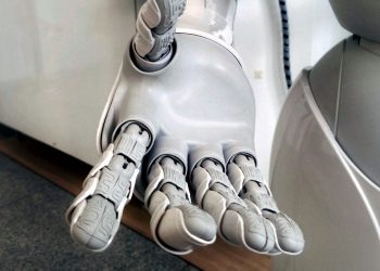 KUĆNI POSLOVI: I roboti u vrijeme pandemije rade od kuće