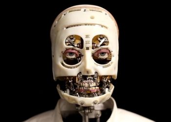 IMPRESIVNO, ALI POMALO JEZIVO: Disney razvio robota bez kože koji trepće