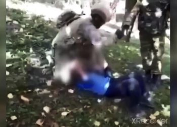 AZERBEJDŽAN OPTUŽEN ZA ETNIČKO ČIŠĆENJE: Na internetu se pojavila snimka na kojoj vojnici odrubljuju glavu Armencu. (18+)