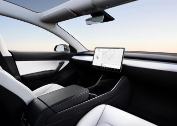 ELON MUSK PROREKAO BUDUĆNOST:  Za 10 godina bit će rijetkost vidjeti nekoga da vozi svoj auto