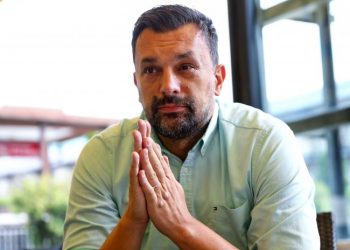 HOĆE LI DENIS BITI KANDIDAT ČETVORKE? Čiča miča iritantna priča…