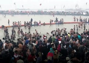 KUMBH MELA: Na obali rijeke Ganges se okupilo milion hodočasnika