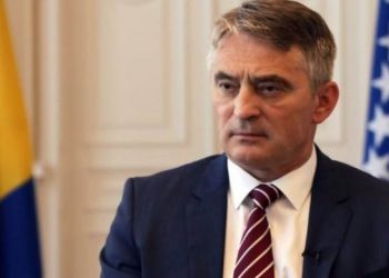 DRŽAVA U SRCU  Komišić: Ostanimo prkosni i ponosni u danu kada obilježavamo naš najveći praznik